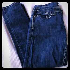 Levis 524 Too Superlow 9 short skinny jeans